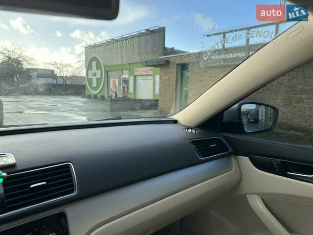 Серый Фольксваген Пассат, объемом двигателя 2.5 л и пробегом 226 тыс. км за 10500 $, фото 8 на Automoto.ua