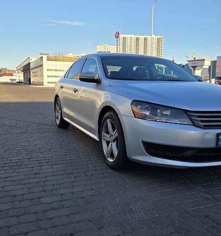 Серый Фольксваген Пассат, объемом двигателя 2.5 л и пробегом 252 тыс. км за 8900 $, фото 2 на Automoto.ua