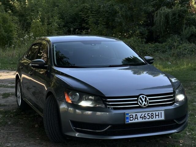 Серый Фольксваген Пассат, объемом двигателя 2.5 л и пробегом 165 тыс. км за 11500 $, фото 2 на Automoto.ua