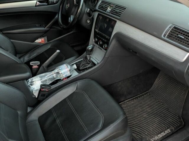 Серый Фольксваген Пассат, объемом двигателя 2 л и пробегом 265 тыс. км за 9000 $, фото 2 на Automoto.ua