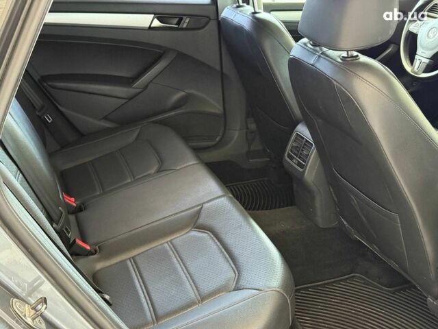 Серый Фольксваген Пассат, объемом двигателя 2.5 л и пробегом 217 тыс. км за 10640 $, фото 14 на Automoto.ua