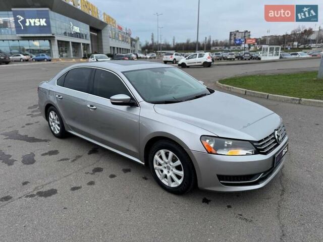 Серый Фольксваген Пассат, объемом двигателя 2.5 л и пробегом 236 тыс. км за 11800 $, фото 14 на Automoto.ua