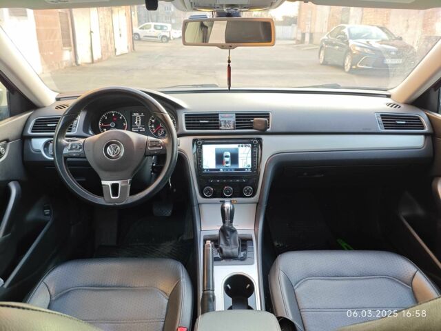 Сірий Фольксваген Пассат, об'ємом двигуна 2 л та пробігом 165 тис. км за 11500 $, фото 6 на Automoto.ua