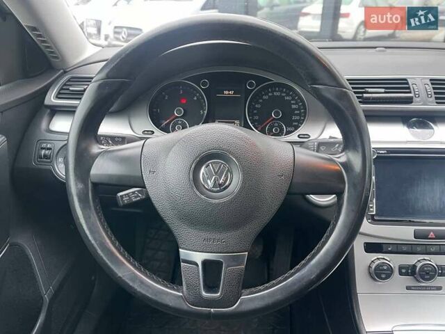 Серый Фольксваген Пассат, объемом двигателя 1.97 л и пробегом 240 тыс. км за 12490 $, фото 14 на Automoto.ua