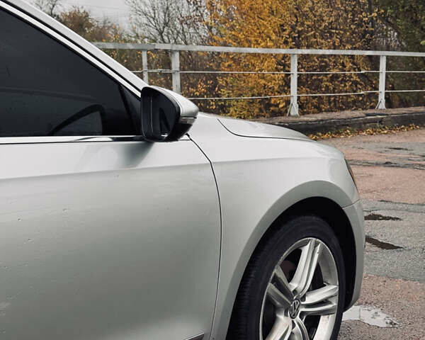 Фольксваген Пассат 2013 у Прилуках на Automoto.ua Сірий Фольксваген Пассат, об'ємом двигуна 2 л та пробігом 178 тис. км за 12500 $, фото 7 на Automoto.ua