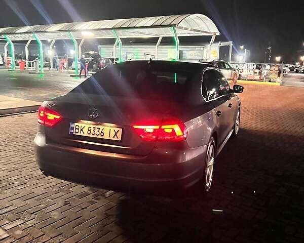 Сірий Фольксваген Пассат, об'ємом двигуна 2 л та пробігом 278 тис. км за 10500 $, фото 2 на Automoto.ua