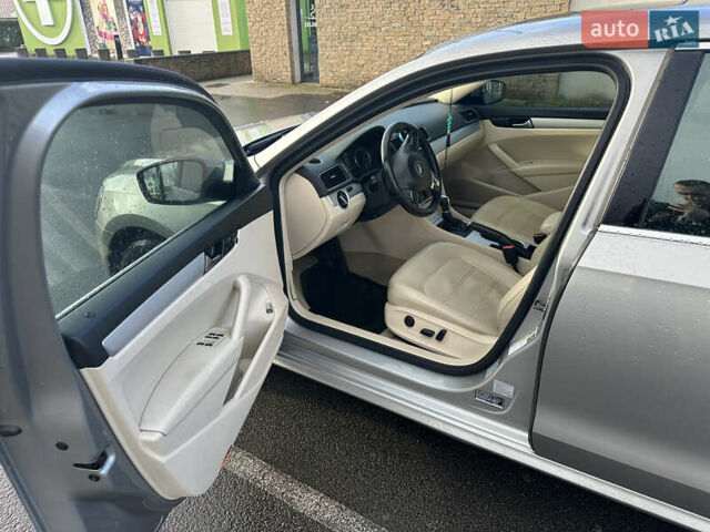 Серый Фольксваген Пассат, объемом двигателя 2.5 л и пробегом 226 тыс. км за 10500 $, фото 4 на Automoto.ua