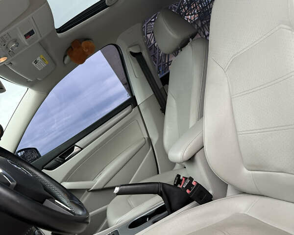 Серый Фольксваген Пассат, объемом двигателя 1.97 л и пробегом 176 тыс. км за 12300 $, фото 4 на Automoto.ua