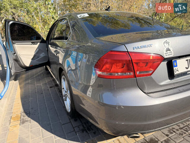 Сірий Фольксваген Пассат, об'ємом двигуна 2.5 л та пробігом 141 тис. км за 11800 $, фото 10 на Automoto.ua