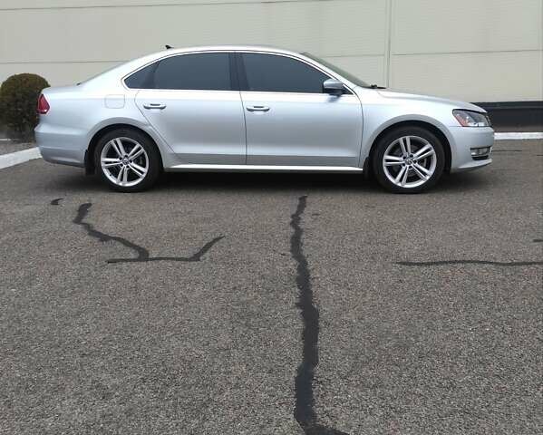 Серый Фольксваген Пассат, объемом двигателя 1.8 л и пробегом 208 тыс. км за 10700 $, фото 7 на Automoto.ua