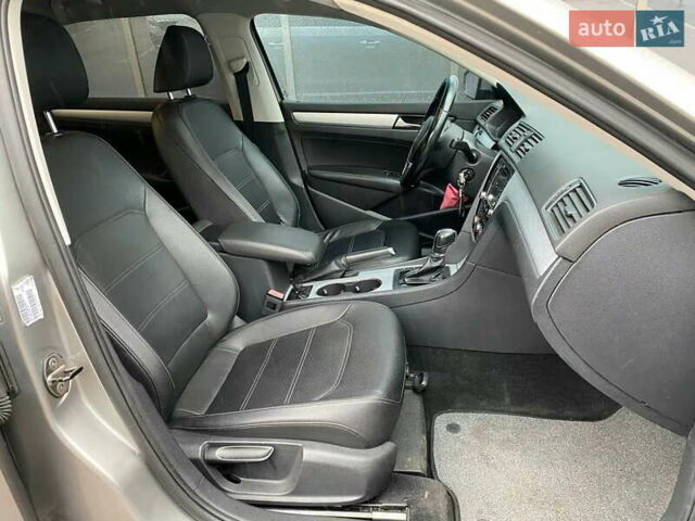 Сірий Фольксваген Пассат, об'ємом двигуна 2.5 л та пробігом 156 тис. км за 8999 $, фото 22 на Automoto.ua