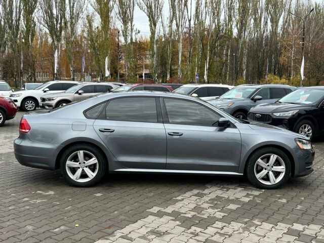 Фольксваген Пассат 2013 в Кривом Роге на Automoto.ua Серый Фольксваген Пассат, объемом двигателя 2.5 л и пробегом 185 тыс. км за 9400 $, фото 7 на Automoto.ua