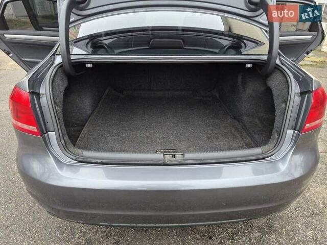 Серый Фольксваген Пассат, объемом двигателя 1.8 л и пробегом 161 тыс. км за 10700 $, фото 10 на Automoto.ua