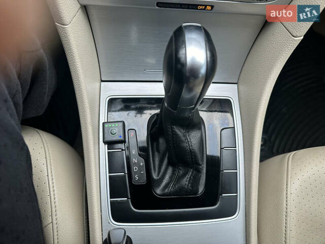 Серый Фольксваген Пассат, объемом двигателя 2.5 л и пробегом 226 тыс. км за 10500 $, фото 21 на Automoto.ua