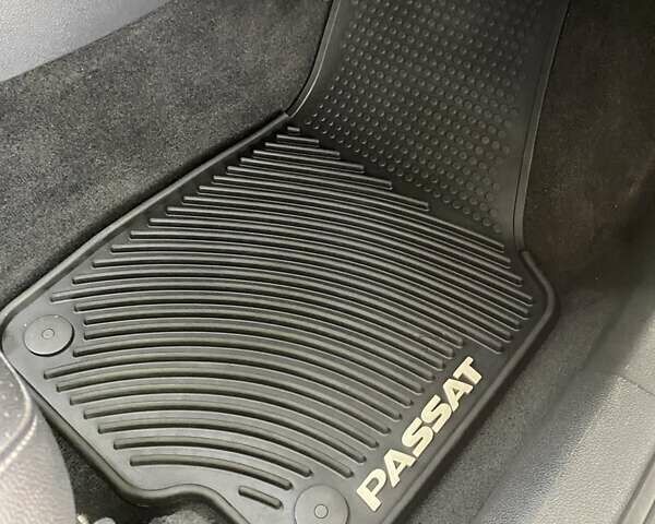 Сірий Фольксваген Пассат, об'ємом двигуна 2.5 л та пробігом 142 тис. км за 11300 $, фото 7 на Automoto.ua