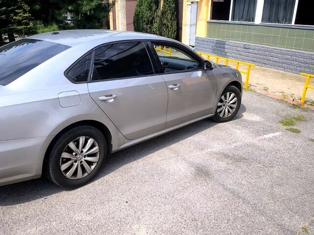 Серый Фольксваген Пассат, объемом двигателя 2.5 л и пробегом 190 тыс. км за 8000 $, фото 3 на Automoto.ua