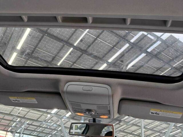 Фольксваген Пассат 2013 в Львове на Automoto.ua Серый Фольксваген Пассат, объемом двигателя 2.5 л и пробегом 255 тыс. км за 10100 $, фото 15 на Automoto.ua