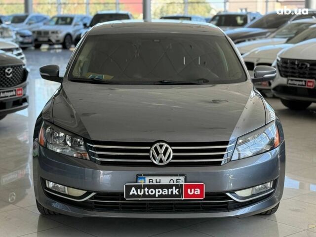 Серый Фольксваген Пассат, объемом двигателя 2.5 л и пробегом 217 тыс. км за 10640 $, фото 1 на Automoto.ua