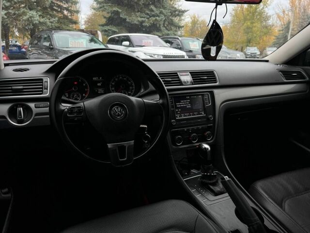 Фольксваген Пассат 2013 в Кривом Роге на Automoto.ua Серый Фольксваген Пассат, объемом двигателя 2.5 л и пробегом 185 тыс. км за 9400 $, фото 15 на Automoto.ua