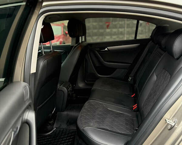 Серый Фольксваген Пассат, объемом двигателя 1.98 л и пробегом 215 тыс. км за 12900 $, фото 1 на Automoto.ua