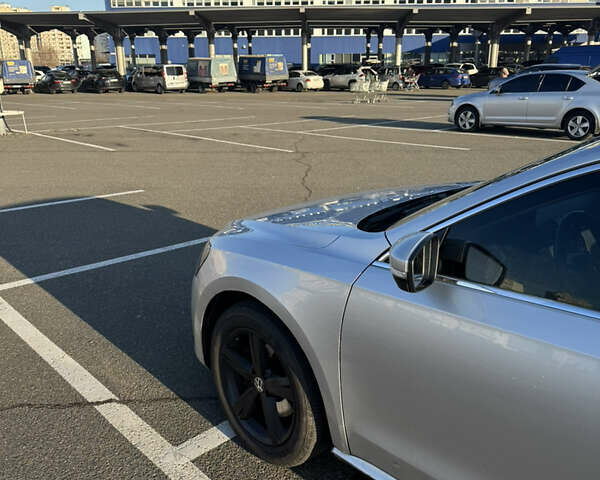 Серый Фольксваген Пассат, объемом двигателя 2.5 л и пробегом 216 тыс. км за 9800 $, фото 11 на Automoto.ua