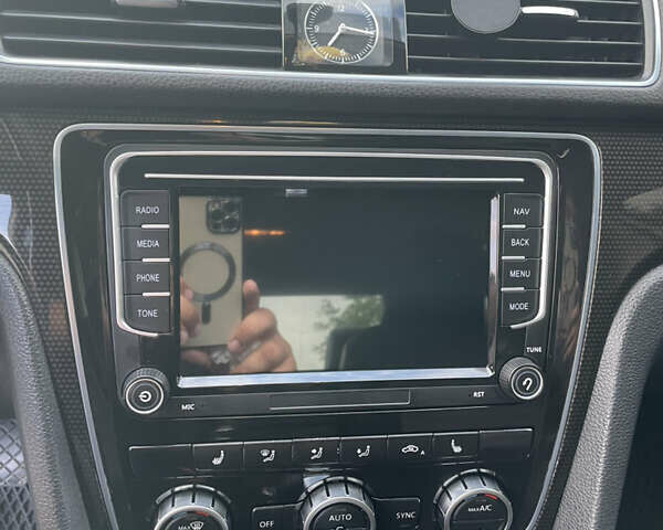 Фольксваген Пассат 2013 в Кривом Озере на Automoto.ua Серый Фольксваген Пассат, объемом двигателя 2 л и пробегом 192 тыс. км за 12500 $, фото 25 на Automoto.ua