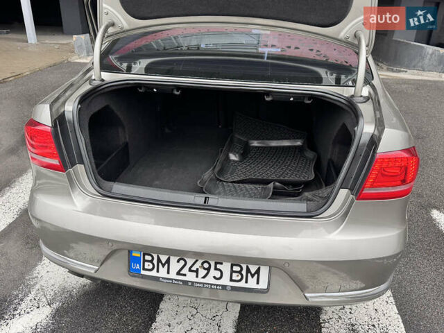 Серый Фольксваген Пассат, объемом двигателя 1.8 л и пробегом 145 тыс. км за 12990 $, фото 2 на Automoto.ua