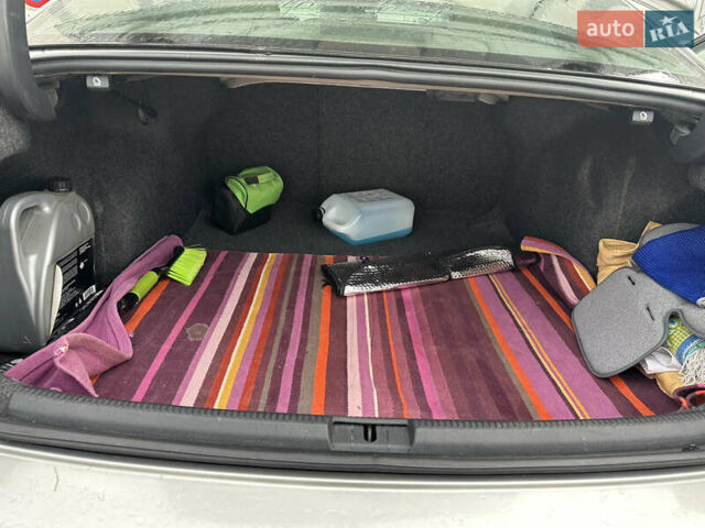 Серый Фольксваген Пассат, объемом двигателя 2.5 л и пробегом 226 тыс. км за 10500 $, фото 24 на Automoto.ua