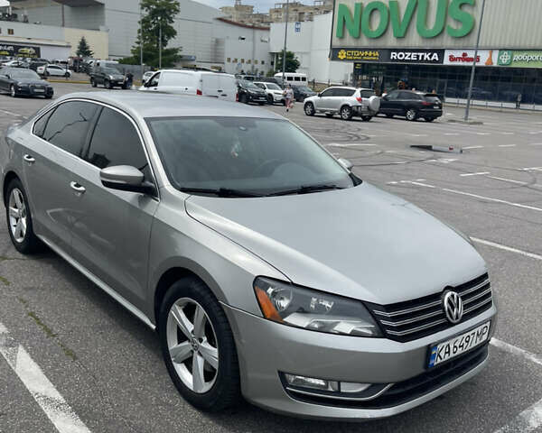 Сірий Фольксваген Пассат, об'ємом двигуна 2.5 л та пробігом 196 тис. км за 10500 $, фото 12 на Automoto.ua
