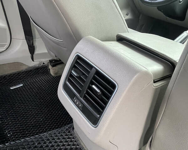 Сірий Фольксваген Пассат, об'ємом двигуна 2 л та пробігом 240 тис. км за 10000 $, фото 17 на Automoto.ua