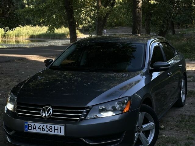 Серый Фольксваген Пассат, объемом двигателя 2.5 л и пробегом 165 тыс. км за 11500 $, фото 1 на Automoto.ua