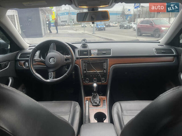 Серый Фольксваген Пассат, объемом двигателя 2.48 л и пробегом 209 тыс. км за 9100 $, фото 8 на Automoto.ua