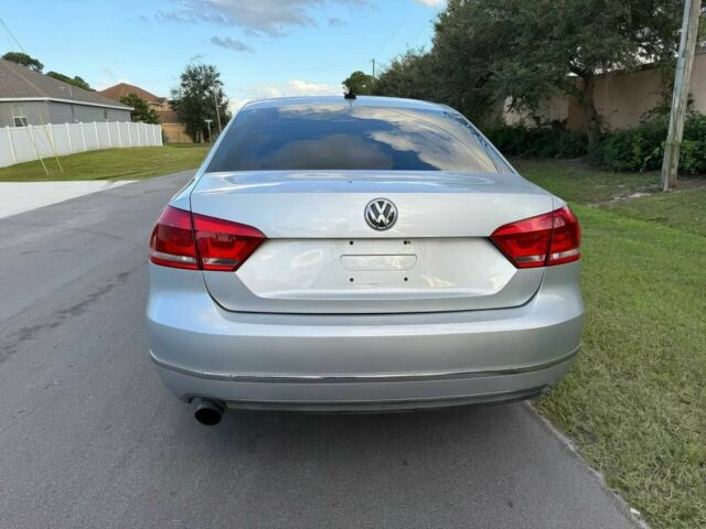 Серый Фольксваген Пассат, объемом двигателя 2 л и пробегом 83 тыс. км за 1900 $, фото 4 на Automoto.ua