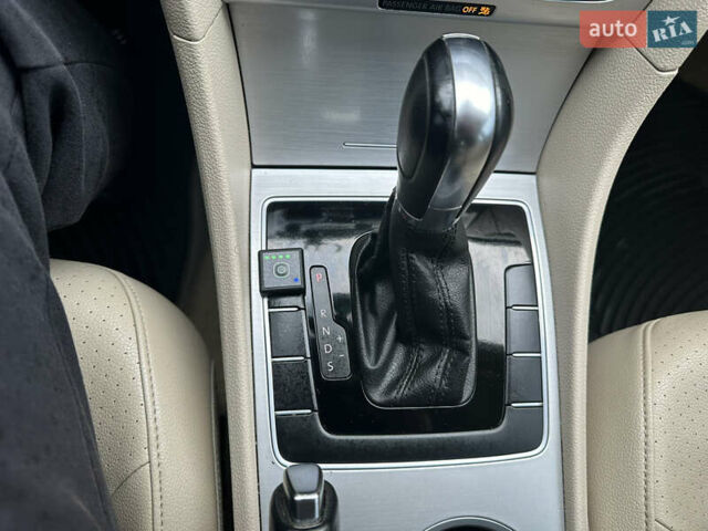 Серый Фольксваген Пассат, объемом двигателя 2.5 л и пробегом 226 тыс. км за 10500 $, фото 22 на Automoto.ua