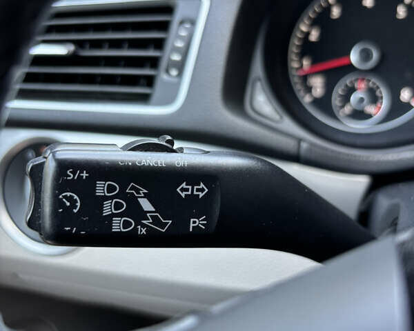 Серый Фольксваген Пассат, объемом двигателя 1.8 л и пробегом 161 тыс. км за 10600 $, фото 43 на Automoto.ua