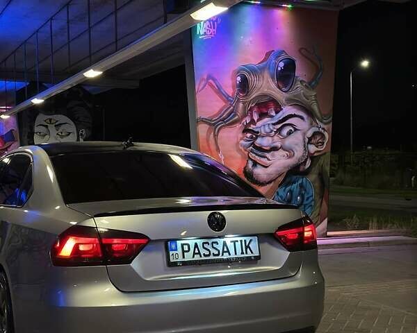 Серый Фольксваген Пассат, объемом двигателя 2.5 л и пробегом 219 тыс. км за 12000 $, фото 3 на Automoto.ua