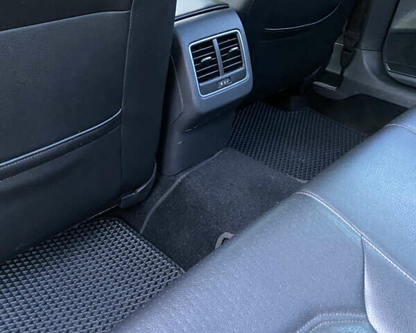 Сірий Фольксваген Пассат, об'ємом двигуна 2.5 л та пробігом 357 тис. км за 11500 $, фото 12 на Automoto.ua