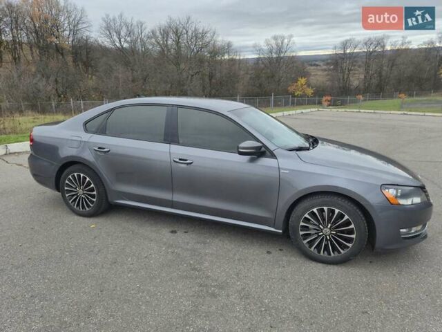 Серый Фольксваген Пассат, объемом двигателя 2.5 л и пробегом 120 тыс. км за 11000 $, фото 6 на Automoto.ua