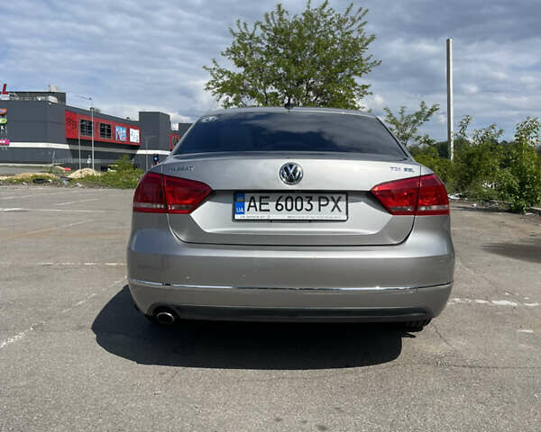 Сірий Фольксваген Пассат, об'ємом двигуна 2 л та пробігом 186 тис. км за 12500 $, фото 4 на Automoto.ua