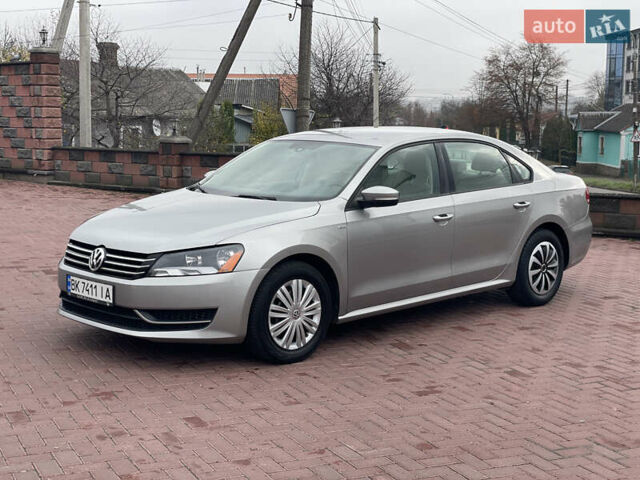 Серый Фольксваген Пассат, объемом двигателя 1.8 л и пробегом 165 тыс. км за 7999 $, фото 1 на Automoto.ua