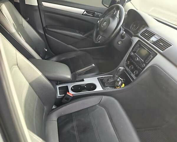 Серый Фольксваген Пассат, объемом двигателя 1.97 л и пробегом 206 тыс. км за 10700 $, фото 28 на Automoto.ua