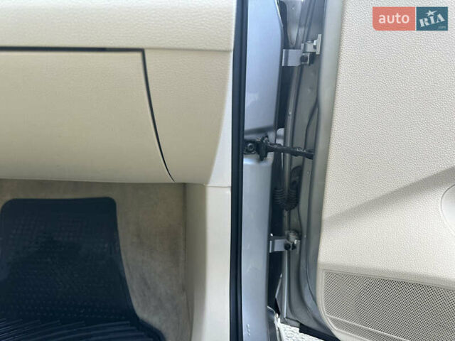 Серый Фольксваген Пассат, объемом двигателя 2.5 л и пробегом 226 тыс. км за 10500 $, фото 16 на Automoto.ua