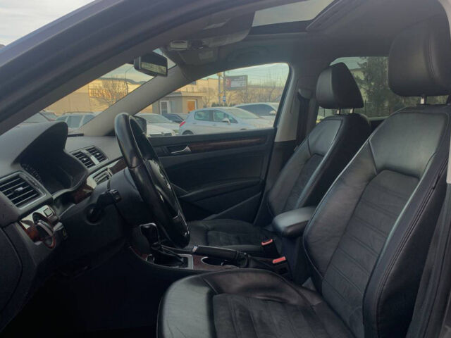 Сірий Фольксваген Пассат, об'ємом двигуна 2.5 л та пробігом 284 тис. км за 10300 $, фото 9 на Automoto.ua