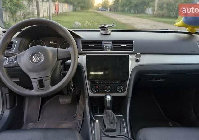 Серый Фольксваген Пассат, объемом двигателя 2.5 л и пробегом 219 тыс. км за 12000 $, фото 18 на Automoto.ua