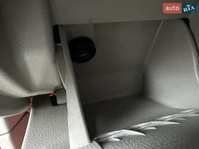 Сірий Фольксваген Пассат, об'ємом двигуна 2.5 л та пробігом 221 тис. км за 9800 $, фото 14 на Automoto.ua