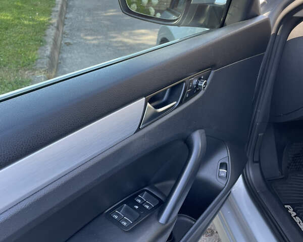 Серый Фольксваген Пассат, объемом двигателя 2.5 л и пробегом 179 тыс. км за 11300 $, фото 12 на Automoto.ua