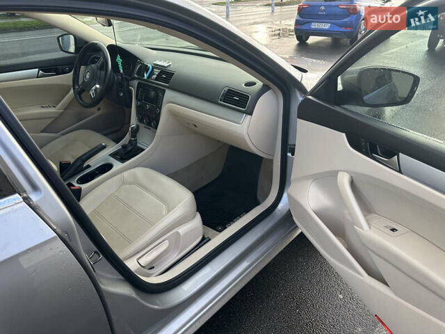 Серый Фольксваген Пассат, объемом двигателя 2.5 л и пробегом 226 тыс. км за 10500 $, фото 17 на Automoto.ua