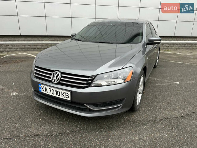 Сірий Фольксваген Пассат, об'ємом двигуна 2.5 л та пробігом 221 тис. км за 9800 $, фото 1 на Automoto.ua