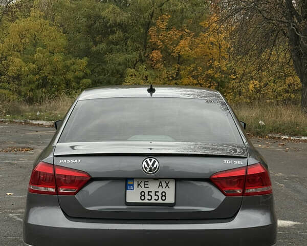 Серый Фольксваген Пассат, объемом двигателя 1.97 л и пробегом 234 тыс. км за 14000 $, фото 2 на Automoto.ua