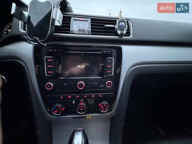 Серый Фольксваген Пассат, объемом двигателя 2.5 л и пробегом 236 тыс. км за 11800 $, фото 33 на Automoto.ua